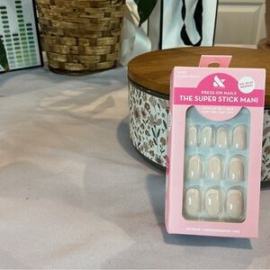 Press-On Nails - Pink